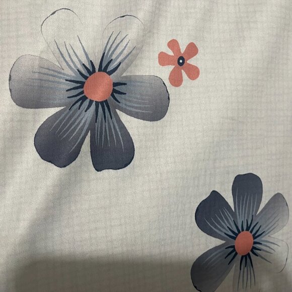 White blouse with flowers, Medium, Just Fashion Now, NWT - Picture 5 of 7